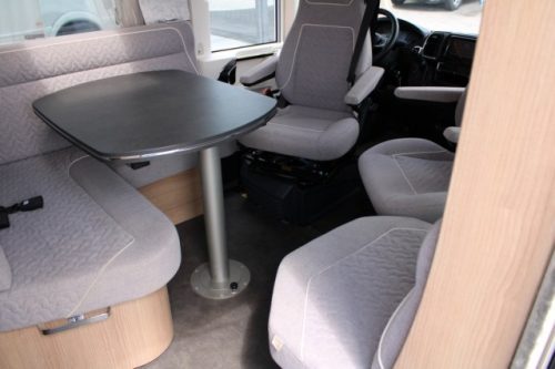 Robust AUTOMATIC 180 hp Malibu I 490 LE by Carthago lift and single length beds (124 photo: 35
