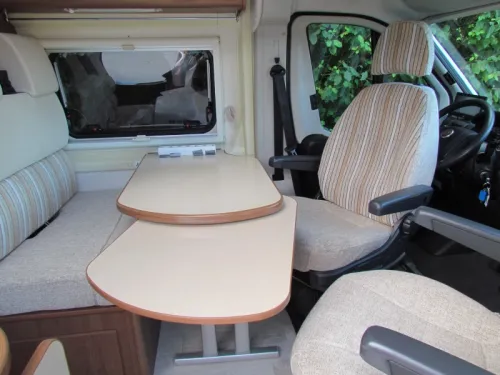 Karmann Davis 620 L&auml;ngsbetten, Schaltgetriebe Foto: 1