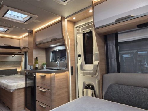 Knaus Sudwind Black Selection 460 EU Red Edition Foto: 4