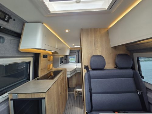 Clever Runner 640 Skyroof 180PS Busbiker Foto: 10