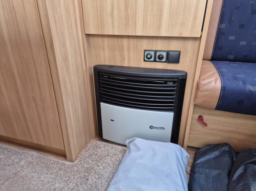 Dethleffs 430 DB Fixed bed, mover, Awning with extension Bovag photo: 15