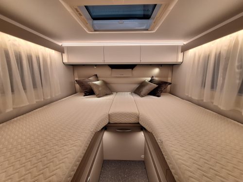 Adria Compact Supreme 2027 FULL Option Black ed Foto: 20