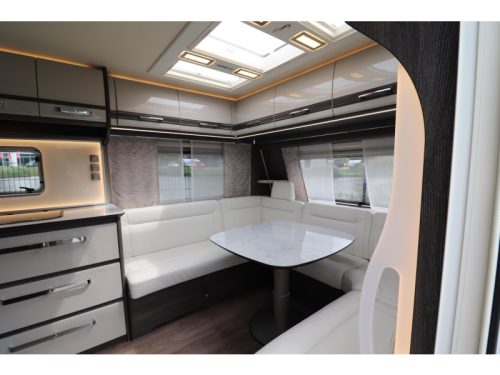 Fendt Diamant 560 SF Mover/ Awning/ Air conditioning/ FULL photo: 8