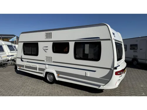 Fendt Saphir 465 SFB French bed dinette toilet photo: 14