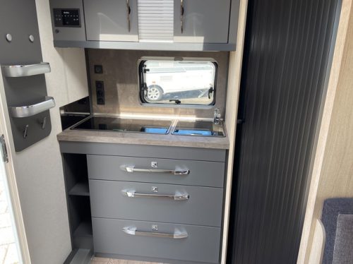 Hobby De Luxe 460 SFf photo: 6