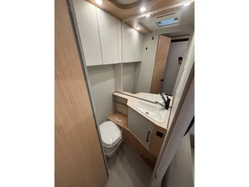 LMC Style 490 K model 2027, bunk bed  photo: 19