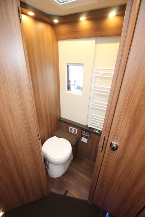 Carthago Chic E-line i 64 XL Q photo: 12