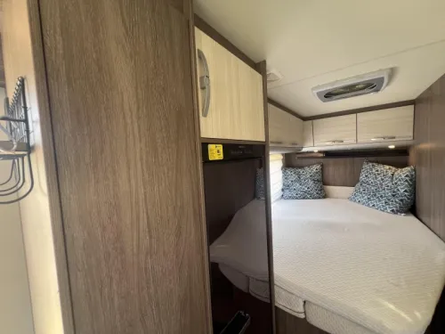 B&uuml;rstner Nexxo T 660 Original NL Motorhome NAP photo: 10