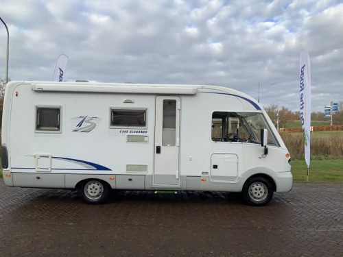 B&uuml;rstner El&eacute;gance 660 Integral, French bed & pull-down bed, Swivel seats, Hydraulic leveling jacks, Year 2004 Camper Centrum On the Road at Noorderringweg 4 in Marum. photo: 30