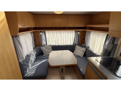 Eifelland Holiday 465 TF French bed dinette toilet photo: 1