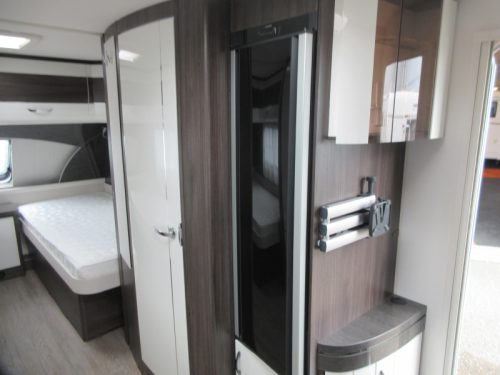 Hobby Prestige 560 UL RONDZIT HOGE KOELKAST  Foto: 16