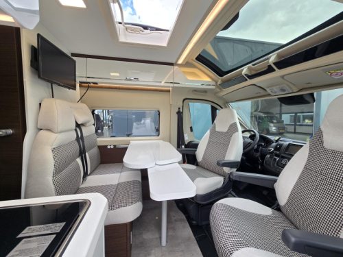 Karmann Davis 640 Lengte Bedden 9G Automaat  foto: 9