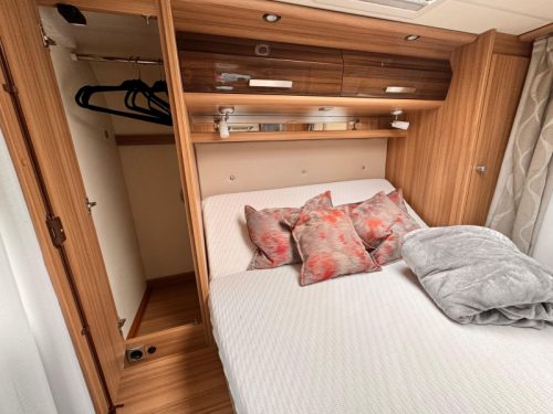 Knaus Sun Ti 700 LX Premium with Queen Bed photo: 11