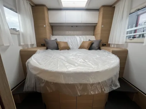 Adria Coral Plus 670 SC - QUEENSBED foto: 2