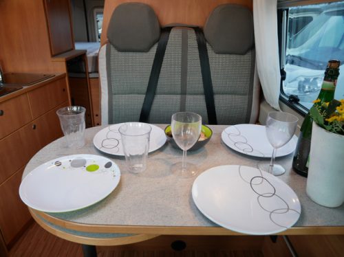 P&ouml;ssl 2Win Plus, 6 Meter Buscamper, Large Transverse Bed!!! photo: 8