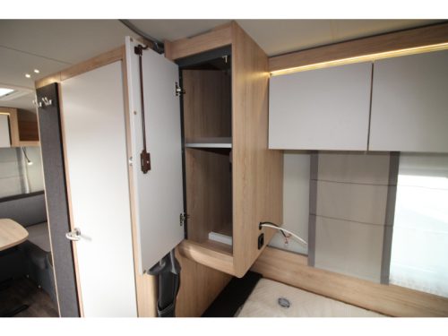 Knaus Sport 500 EU Camas individuales y asientos en c&iacute;rculo. foto: 19