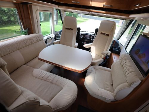 Carthago Chic C-Line II I 4.9 LE automatic - without pop-up bed photo: 4