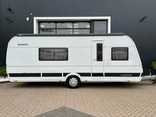 Dethleffs Nomad 520 RET L&auml;ngsbetten, Rangierhilfe, Klimaanlage Foto: 3