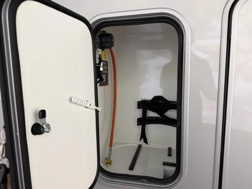 Adria Compact Supreme DL automatic / single beds photo: 5