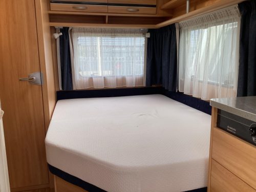Avanc&eacute; Dethleffs Camper 450 DB foto: 4