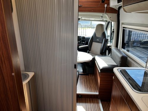Adria Twin 640 SHX Cama transversal/distribuci&oacute;n &uacute;nica foto: 8
