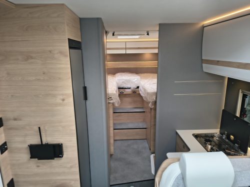 Autocaravana Dethleffs Just Camp T 7052 EB Active - autom&aacute;tica foto: 7