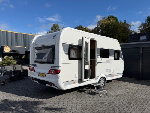 Hobby De Luxe 455 UF Fully equipped!! photo: 2