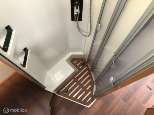 Carthago Chic C-Line I 5.0 QB 180-HP Integrated Queen Bed, Pull-down Bed, XXL Garage, Extras New Model 2016 photo: 15