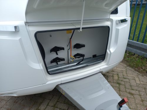 Adria Altea 472 PU mover-GFK-voortent-etc  foto: 2