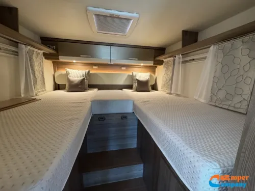 LMC Element T 758 G Single beds / Pop-top roof  photo: 16