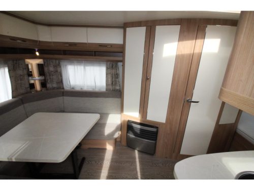 Hobby De Luxe 455 UF Thule 6300 Ultraheat Foto: 5