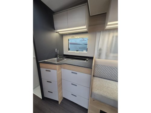 Adria Matrix 650 DL Face to face 2024 Foto: 15
