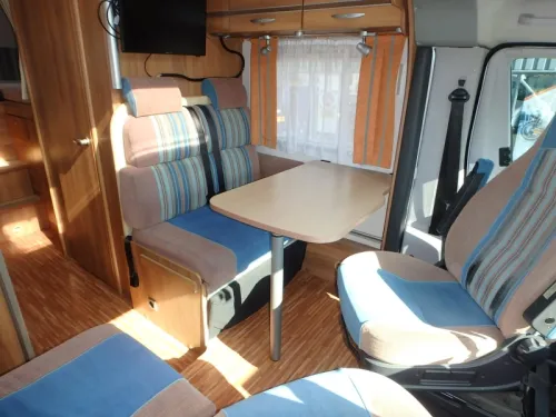 B&uuml;rstner Travel Van 620 T photo: 7