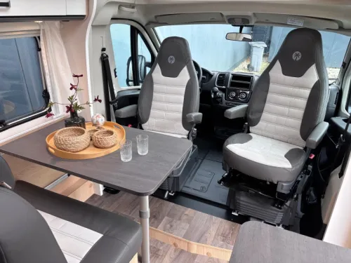 Sunlight V66 Adventure Edition - Compact camper photo: 5