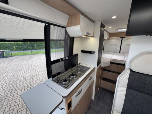 mooveo Van 63 EB Automaat Super luxe 180pk Foto: 9