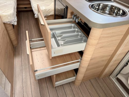 Knaus Sudwind Black Selection 460 EU Summer Air Conditioning Special Offer! photo: 22