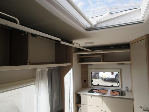 LMC Sassino 430 D VERY TIDY WITH AWNING photo: 10