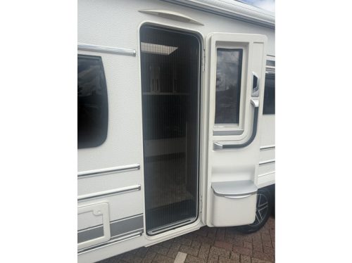 Fendt BRILLANT 650 in new condition Queen bed awning Thule mover Truma xt screen door leather TV roof air conditioning Truma large roof hatch oven xxl refrigerator photo: 4