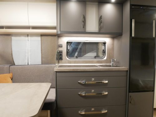 Hobby De Luxe 460 UFE Model 2027 foto: 3