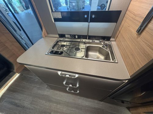 Weinsberg CaraSuite 650 MEG drop-down bed | ex-rental photo: 11
