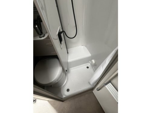 LMC Tracer A 690 Automaat Teilintegriert | Tempomat | Markise | R&uuml;ckfahrkamera | Dusche | Toilette |4 Schlafpl&auml;tze | Foto: 18