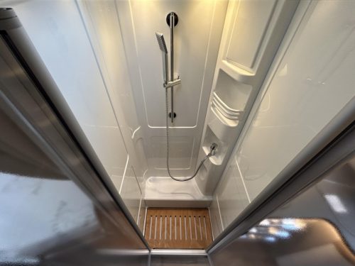 Hymer Exsis-I 678 Einzelbetten, Hubdach  Foto: 20