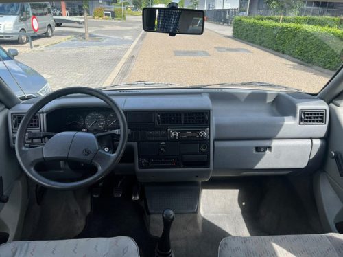 Volkswagen Transporter Wohnmobil | Aufstelldach | Kassettenmarkise | Anh&auml;ngerkupplung Foto: 11