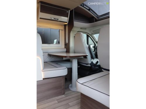 Mc Louis MC4 865 140pk Automaat | Levelsysteem | 5 Zitplaatsen | Dak airco | Hefbed | Luifel | Construct slot | Zonnepaneel | Fietsendrag foto: 6