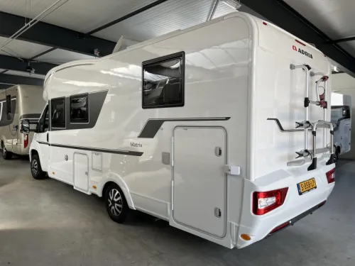 Adria Matrix 670 DC QUEENSBED + HEFBED + AIRC  foto: 3