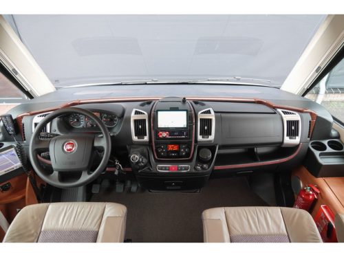 Carthago CHIC C-LINE I XL 5.5 LE 3.0 177 HP FULL OPTIONS !! LONG BEDS PULL-DOWN BED LEVEL SYSTEM 4 SOLAR PANELS 2x 200AH LITHIUM BATTERIES TV photo: 7