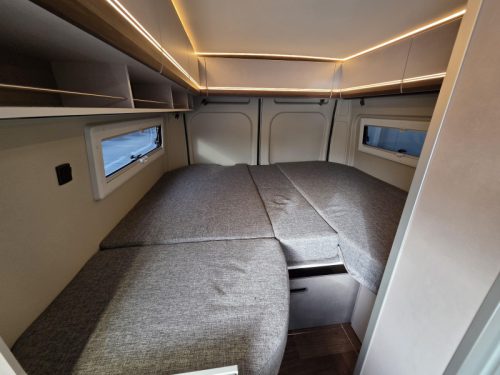 P&ouml;ssl Summit Shine 600 L Pop-top roof Automatic 4 berths photo: 2