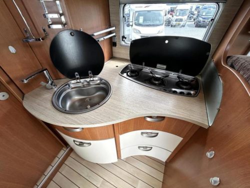 Pilote Explorateur G 741 Transverse bed/Pull-down bed/Alde/2012 photo: 17