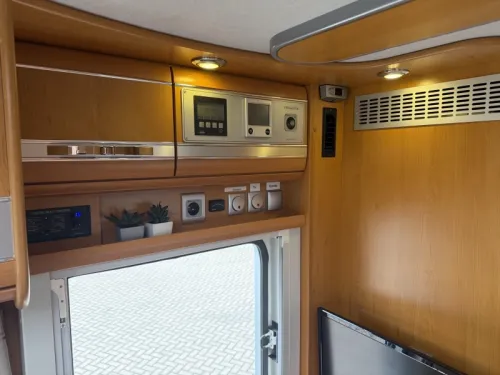 Phoenix Liner 8000 G Full options  photo: 12