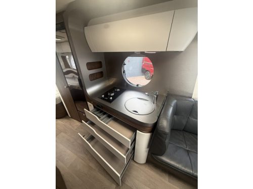 Eriba T 820 (TOURING 820) full options EP level syst&egrave;me lits jumeaux XT mover Truma panneaux solaires 2x climatisation de toit Dometic antenne satellite &eacute;lectrique photo : 11